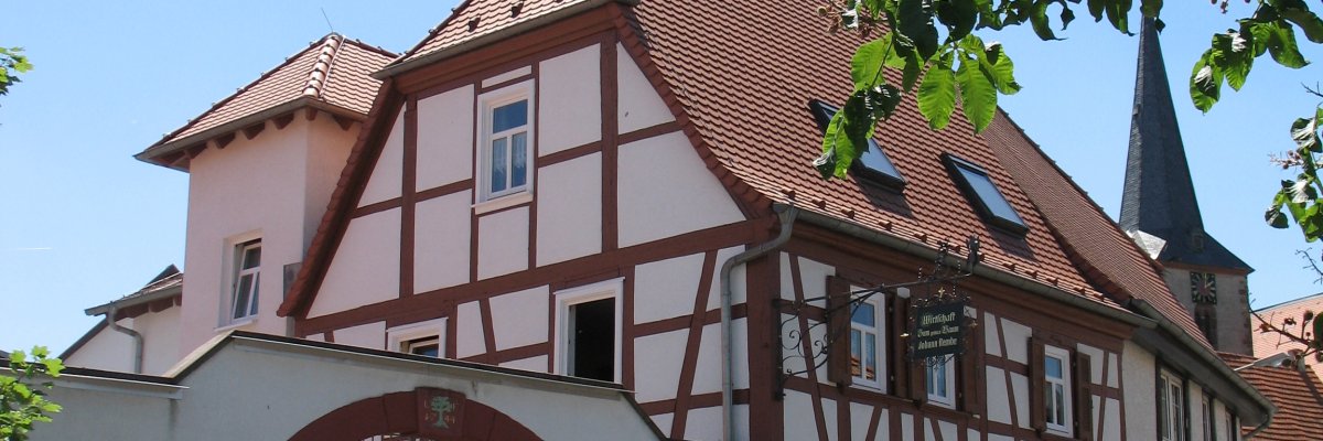 Bissersheim Gemeindezentrum-Eulennest.JPG